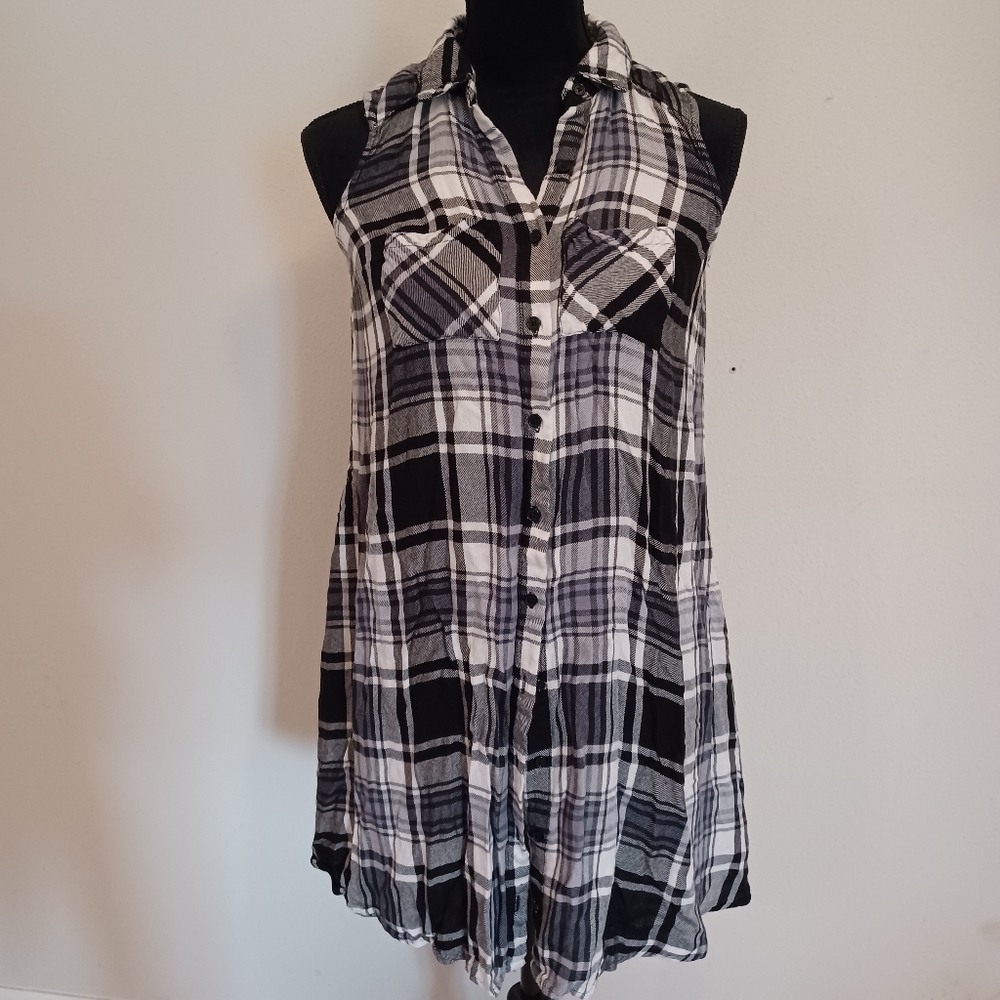 Mossimo Sleeveless Long Plaid Shirt